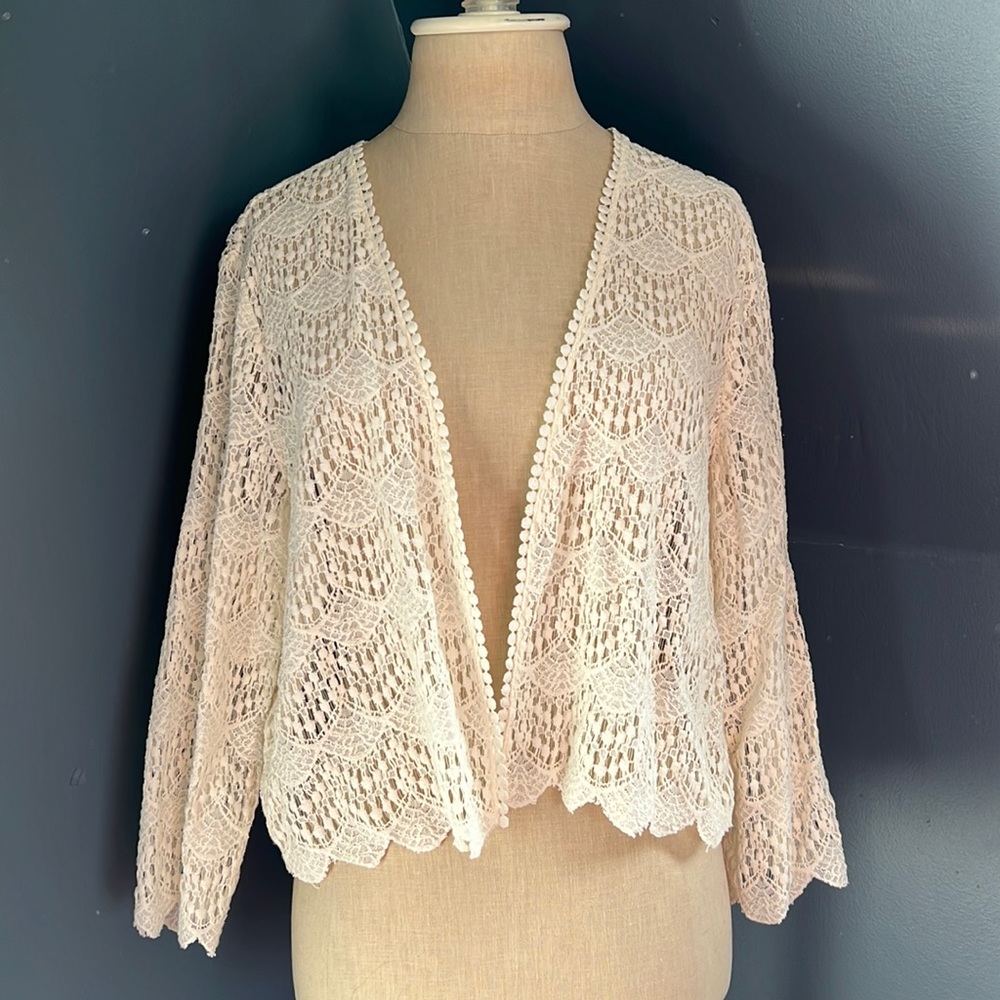 NWT Ann Taylor Loft Lace Shrug w/Scalloped Details on Hem & Sleeves Size L